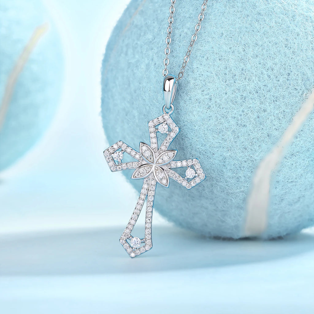 Halskette mit himmlischem Flammenkreuz 